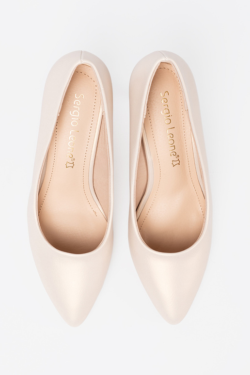 Eleganta stila balta krāsa  puszābaki