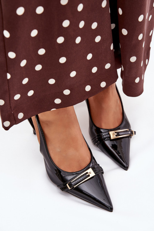 Laque Kurpes ar papēdi Ar zelta sprādzi melnas krāsas Vivae