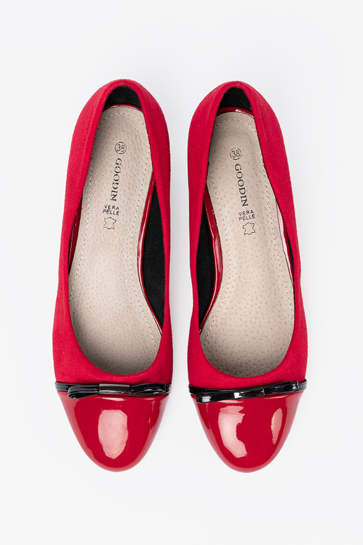 sarkanas krāsas puszābaki ar loku i lakieroInanym noskiem