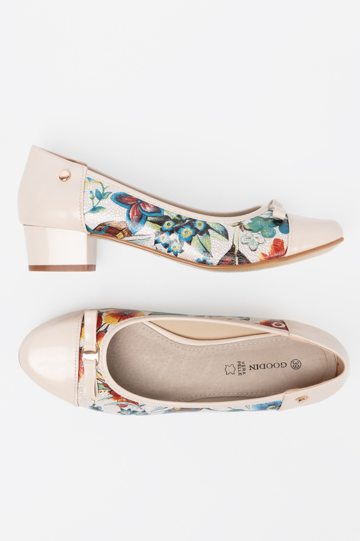 Augstpapēžu kurpes z egzotycznym Inzorem