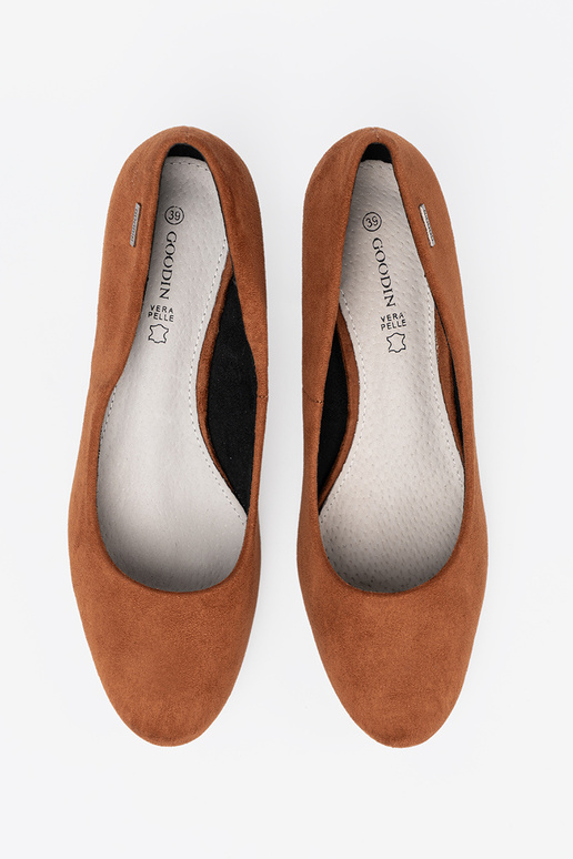 brūnas krāsas puszābaki z ozdobnym Sudrabsm obcasem