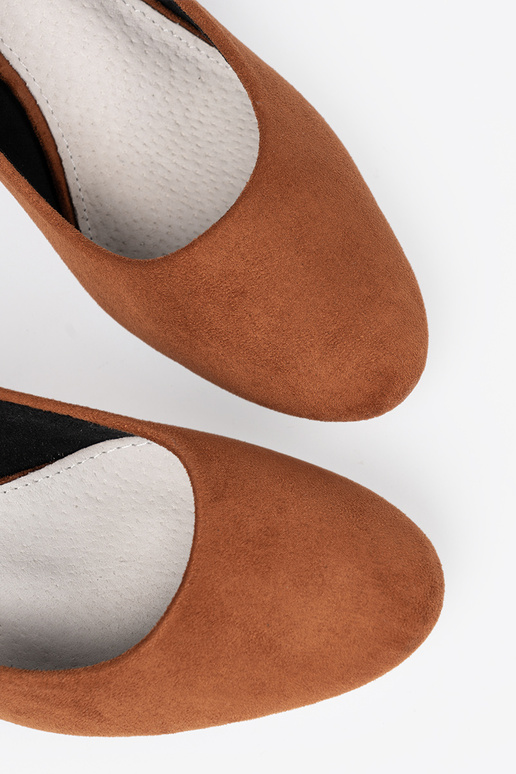 brūnas krāsas puszābaki z ozdobnym Sudrabsm obcasem