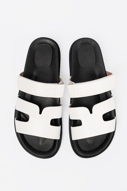 KomfortoIne balta krāsa čības ar platformu