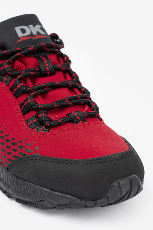 Sarkani trekking zābaki uz bieziem platformas Sarkani trekking zābaki uz bieziem platformas