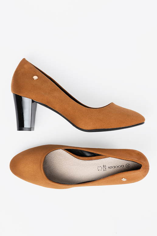 zamšādas puszābaki uz augstpapēžu kurpēm karmel