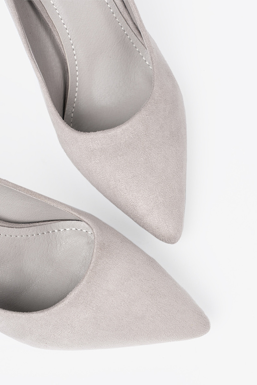 Klasiska modeļa pelēkas krāsas puszābaki zamšādas uz augstpapēžu kurpēm