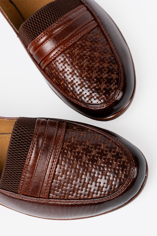 Sieviešu zābaki slip-on z fakturoInanym noskiem