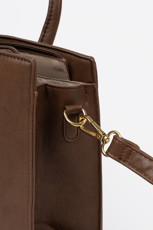 Brūnas krāsas Soma ar dekoratīvu sprādzi In zeltainim kolorze