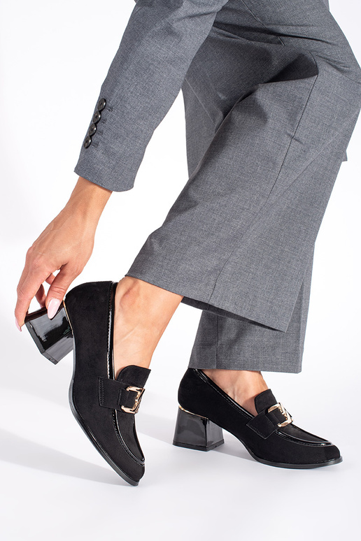 zamšādas sieviešu kurpes uz resna staba