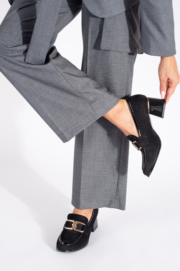 zamšādas sieviešu kurpes uz resna staba