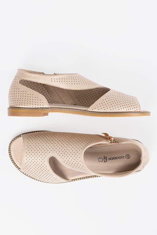 Zelta krāsas kurpes ažūra uz plakanas zoles