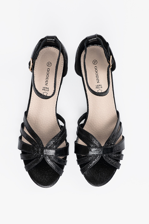 Eleganta stila Melnas krāsas kurpes uz zema papēža