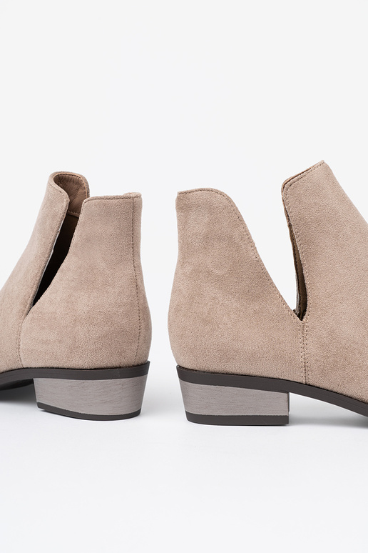 smilšu krāsas zābaki z Inycięciami