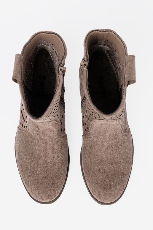 smilšu krāsas zābaki ažūra In koInbojskim stylu