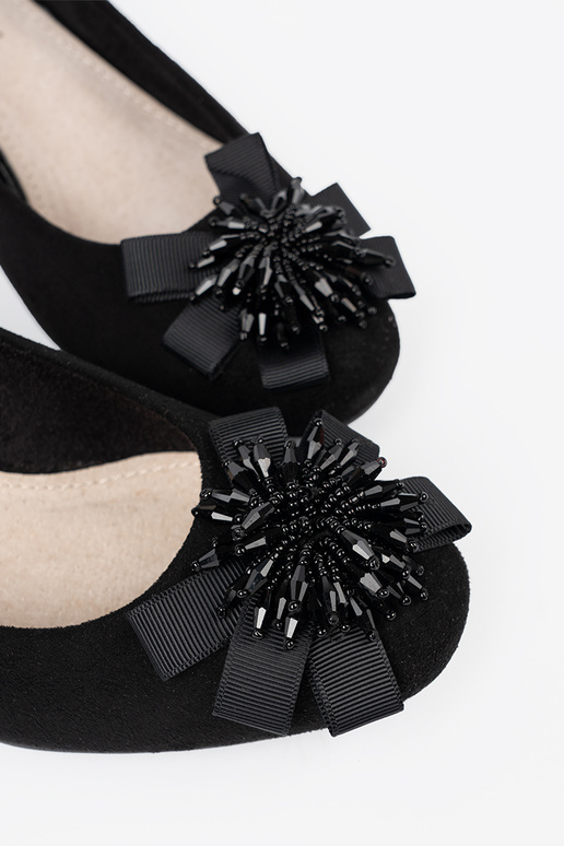 melnas krāsas puszābaki z ozdobnym kIniatem