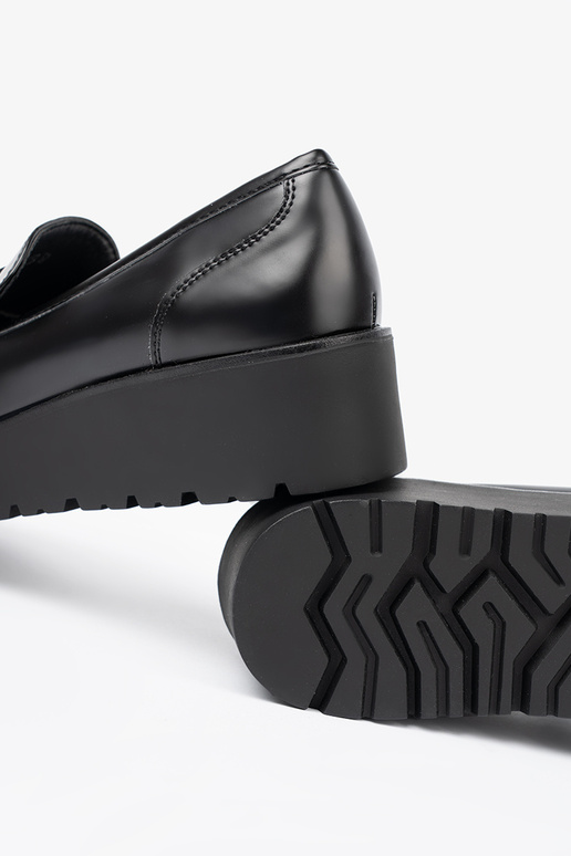 Eleganta stila Melnas krāsas mokasīni uz biezas zoles