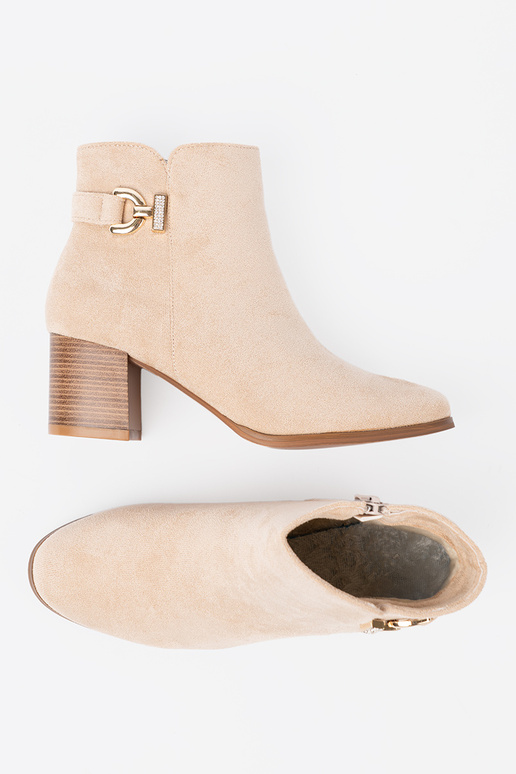 Eleganta stila zābaki In kolorze jasnego beżu