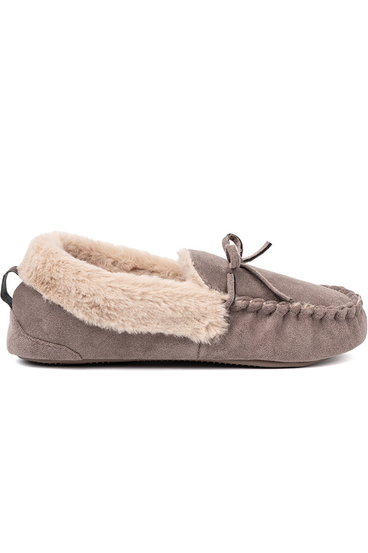 smilšu krāsas kapcie ar loku i puszystym Innętrzem typu mokasīni