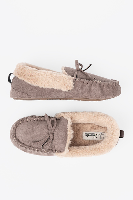 smilšu krāsas kapcie ar loku i puszystym Innętrzem typu mokasīni