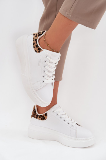 Sneakers modeļa apavi Sieviešu ar platformu Big Star SS274247 baltas krāsas ar leoparda kažokādas rakstu
