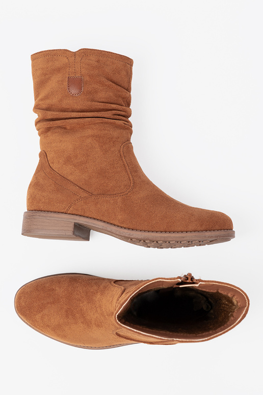 Brūnas krāsas zābaki ar volānu augšdaļu