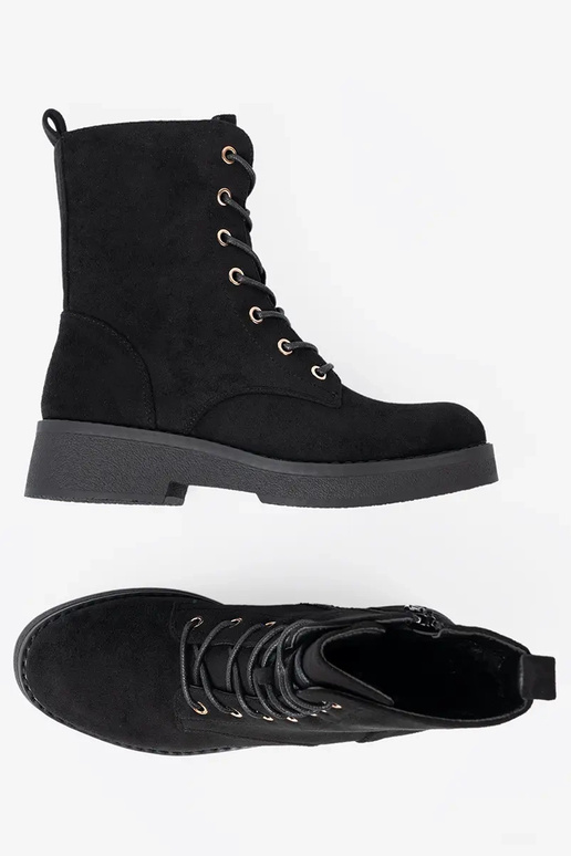 Ērti zābaki In kolorze melna krāsam uz plakanas zoles