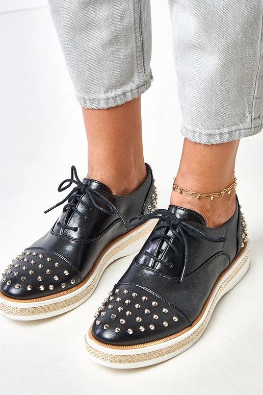 Melnas sieviešu puszābaki ar kniedēm...