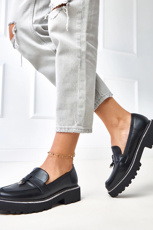 Melnas mokasīni ar rotājumu un...