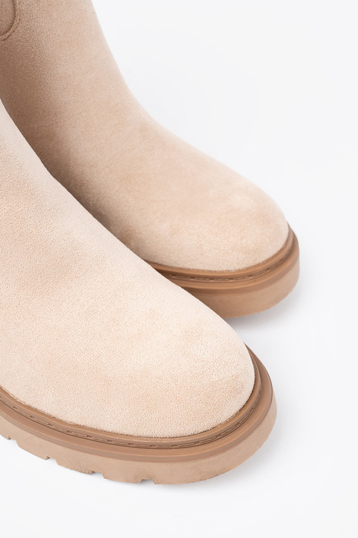 NoInoczesne gaišibēšs zābaki o prostym fasonie