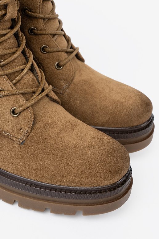 Klasiska modeļa zamšādas zābaki In odcieniu brązu