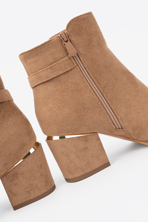 Stilīgs zābaki In odcieniu gaišibrūnsm ze zeltainim detalem