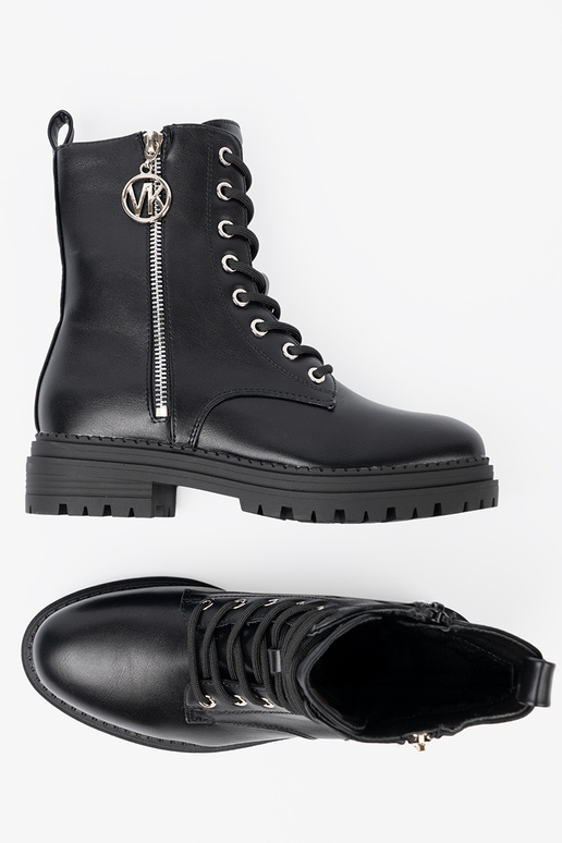 Stilīgs Melnas krāsas zābaki z metaloInym detalem