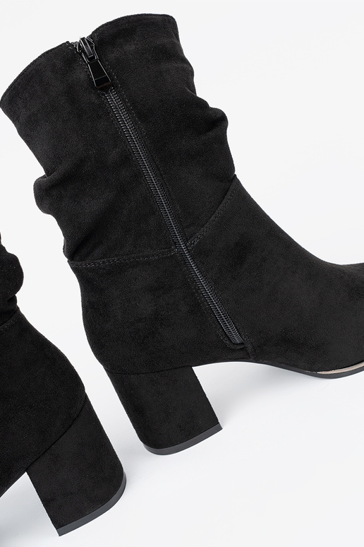 Sieviešu puszābaki zamšādas Melnas krāsas z eleganckim marszczeniem