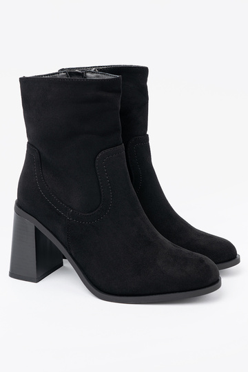 melnas krāsas zābaki uz augstpapēžu kurpēm o klasycznym kroju