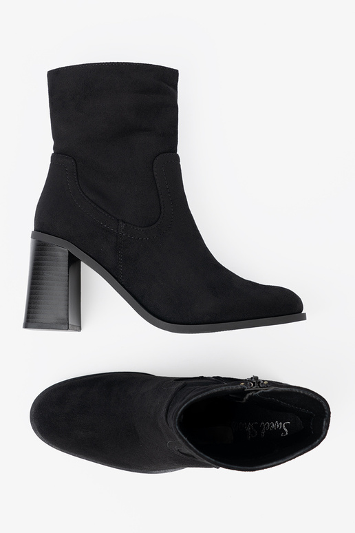 melnas krāsas zābaki uz augstpapēžu kurpēm o klasycznym kroju