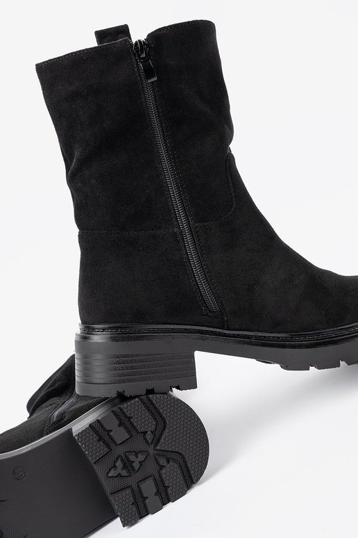 melnas krāsas zābaki uz biezas zoles z choleInką pie potītes