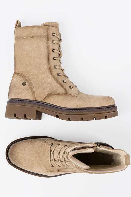 zamšādas bēšs zābaki z solidnym bieżnikiem