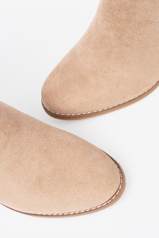 Eleganta stila zābaki bēšs ar dekoratīvu sprādzi