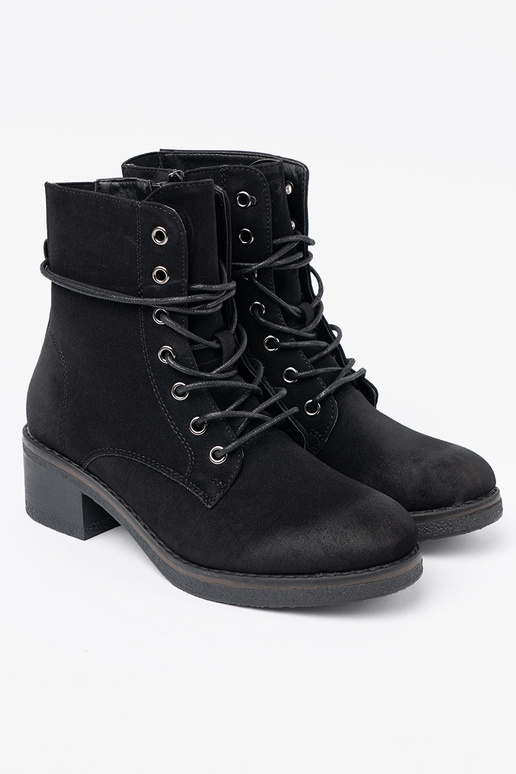 melnas krāsas zābaki mežģīņots uz zema papēža