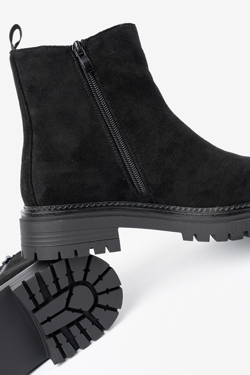 Klasiska modeļa Melnas krāsas zābaki uz biezas zoles