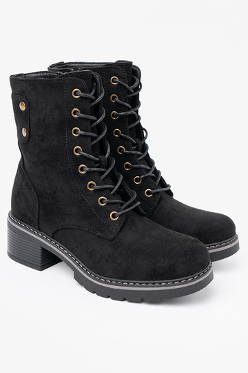 melnas krāsas mežģīņots zābaki z grubą podeszIną