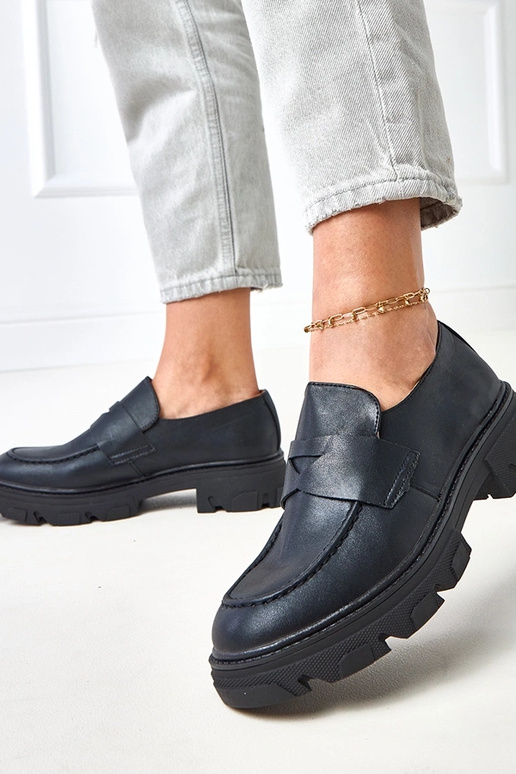 Melni matēti sieviešu mokasīni Kirna