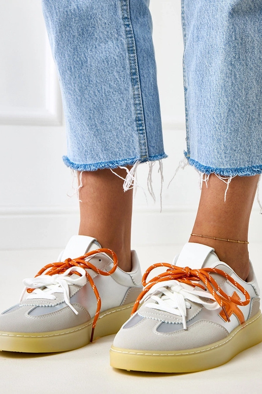 Sudraba sporta apavi ar platformu un... Sudraba sporta apavi ar platformu un...