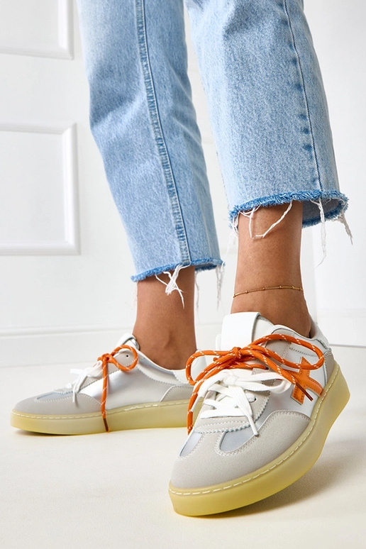 Sudraba sporta apavi ar platformu un... Sudraba sporta apavi ar platformu un...