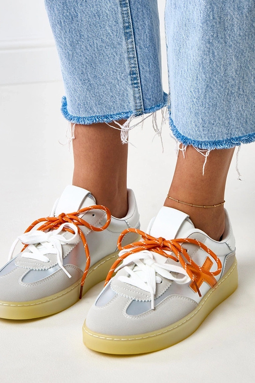 Sudraba sporta apavi ar platformu un... Sudraba sporta apavi ar platformu un...