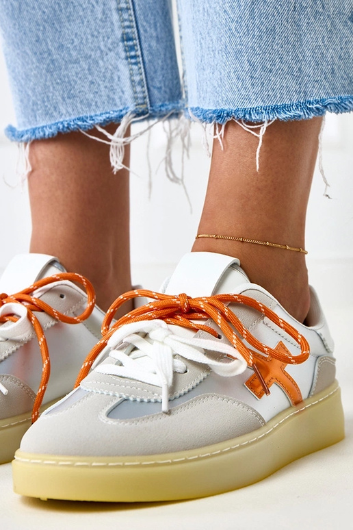 Sudraba sporta apavi ar platformu un... Sudraba sporta apavi ar platformu un...