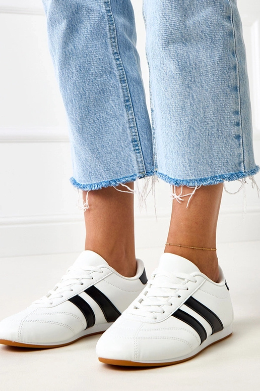 Balti tenisa tipa sporta apavi ar... Balti tenisa tipa sporta apavi ar...