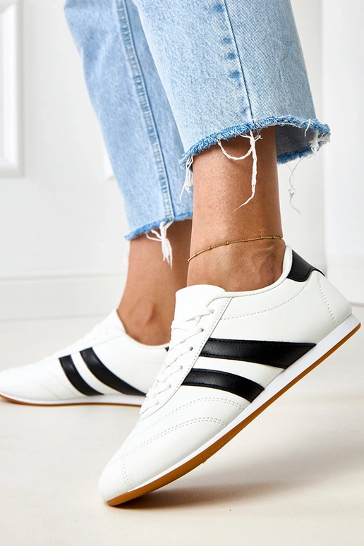 Balti tenisa tipa sporta apavi ar... Balti tenisa tipa sporta apavi ar...