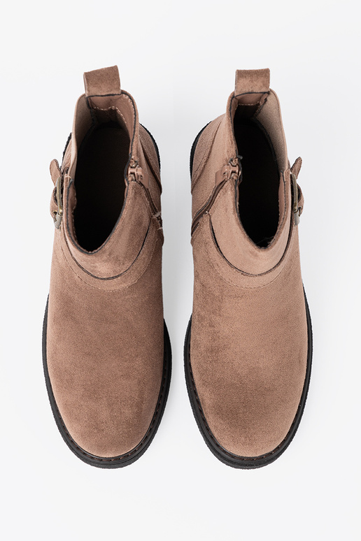 Stilīgs bēšs zābaki uz stabila papēža