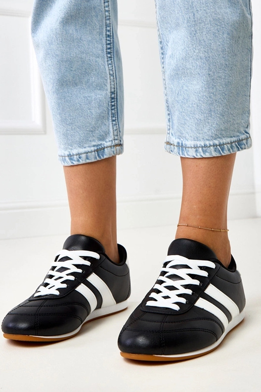 Melni tenisa stila sporta apavi ar... Melni tenisa stila sporta apavi ar...